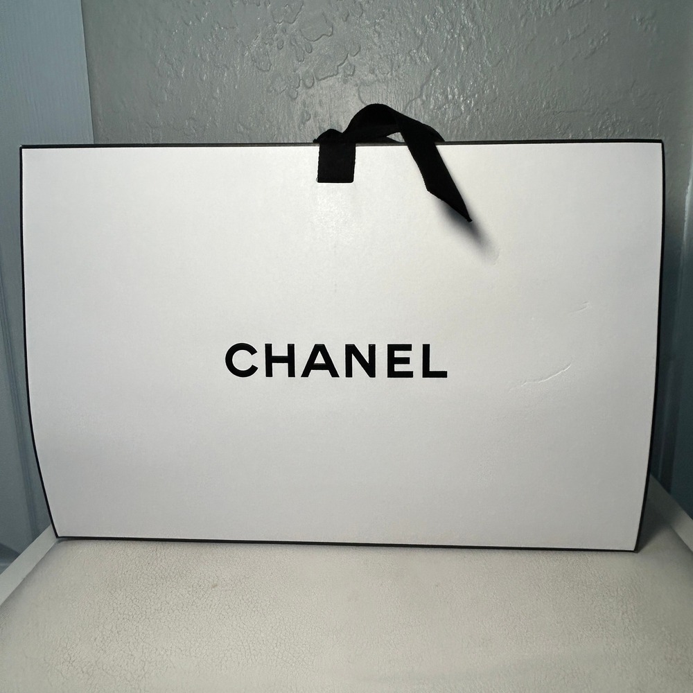 Authentic CHANEL Medium White Black Magnetic‎ Gift Box w/ Ribbon 7.25x10.75x3.75